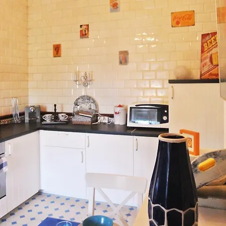 Chesterfield -view On Garden