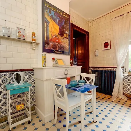 Chesterfield -view On Garden Appartement *